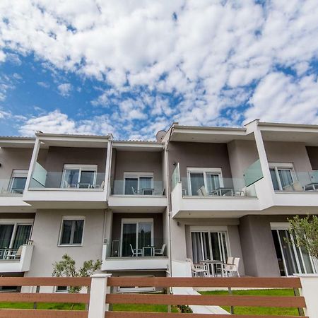 The Papoutsakis Apartments Nikiti  Bagian luar foto