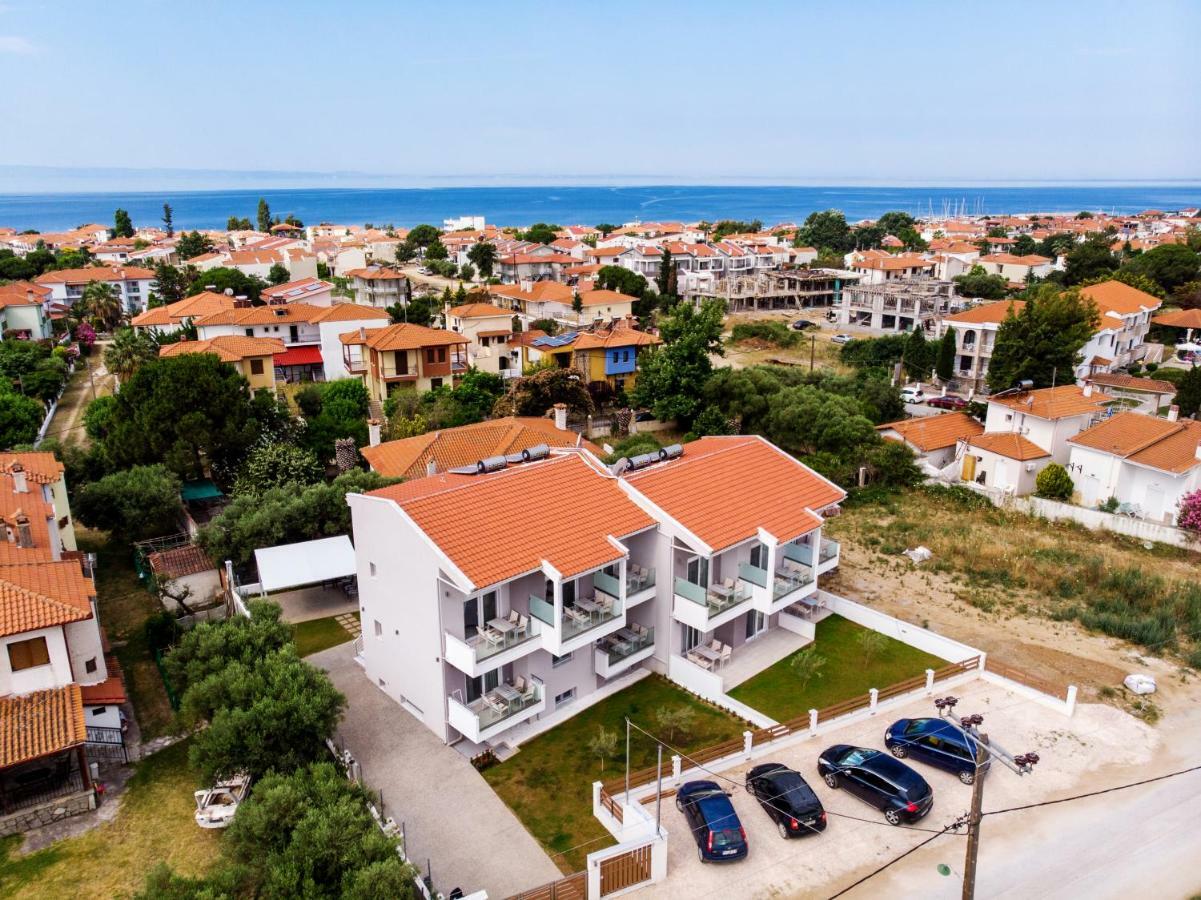 The Papoutsakis Apartments Nikiti  Bagian luar foto