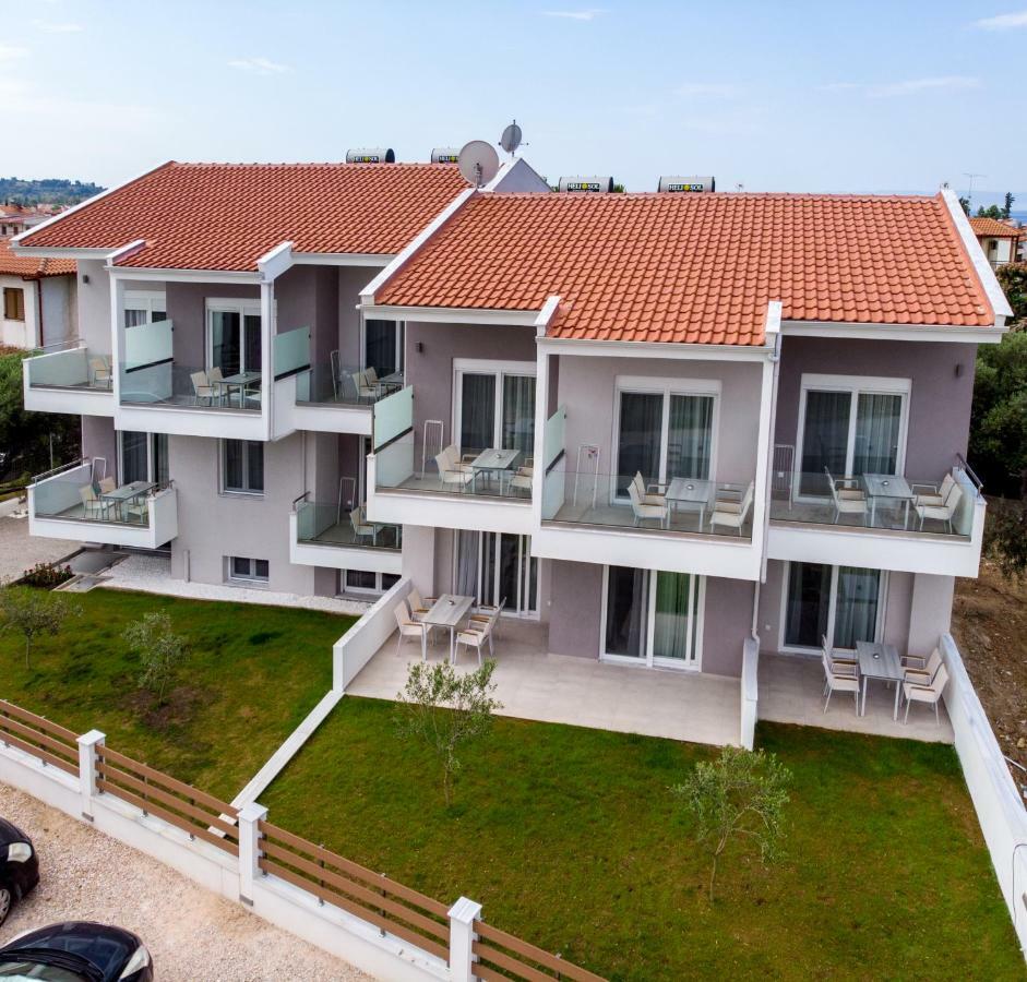 The Papoutsakis Apartments Nikiti  Bagian luar foto