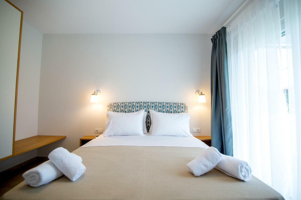 The Papoutsakis Apartments Nikiti  Bagian luar foto