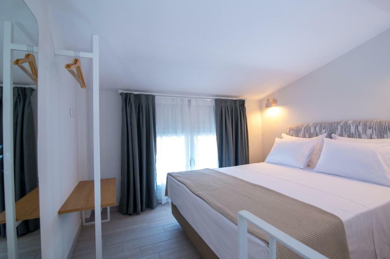 The Papoutsakis Apartments Nikiti  Bagian luar foto