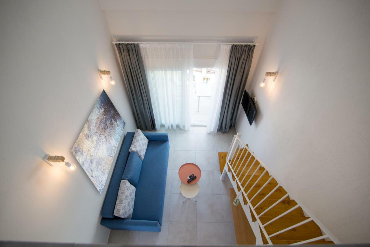 The Papoutsakis Apartments Nikiti  Bagian luar foto