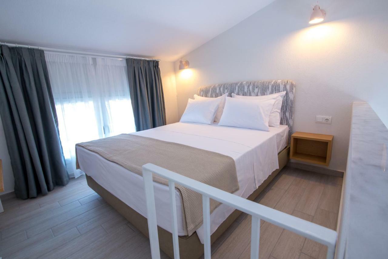 The Papoutsakis Apartments Nikiti  Bagian luar foto