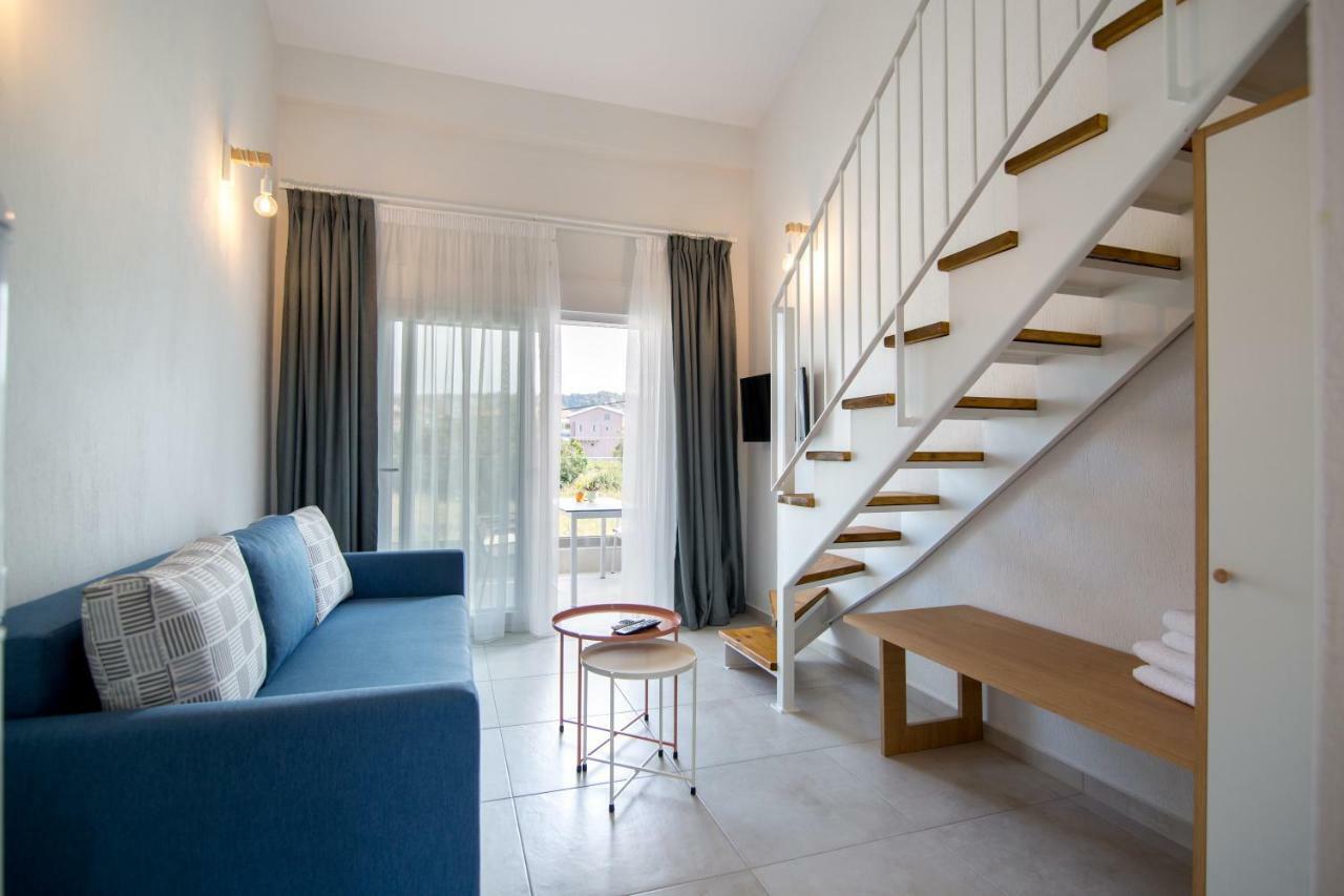 The Papoutsakis Apartments Nikiti  Bagian luar foto