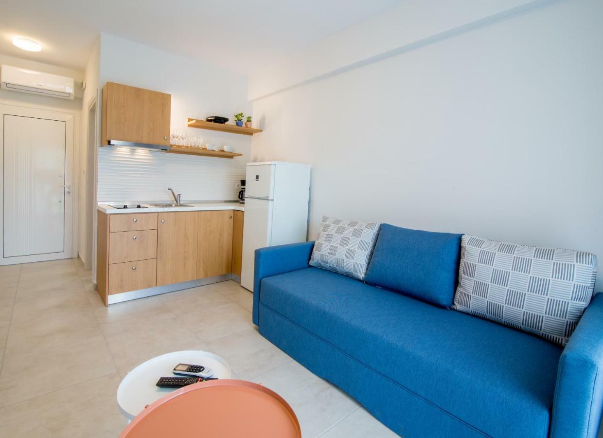 The Papoutsakis Apartments Nikiti  Bagian luar foto