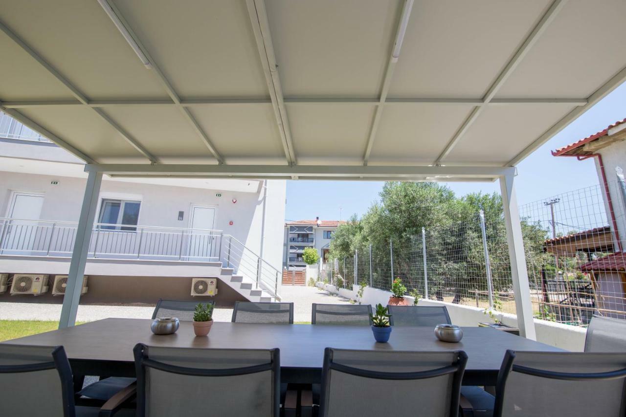 The Papoutsakis Apartments Nikiti  Bagian luar foto
